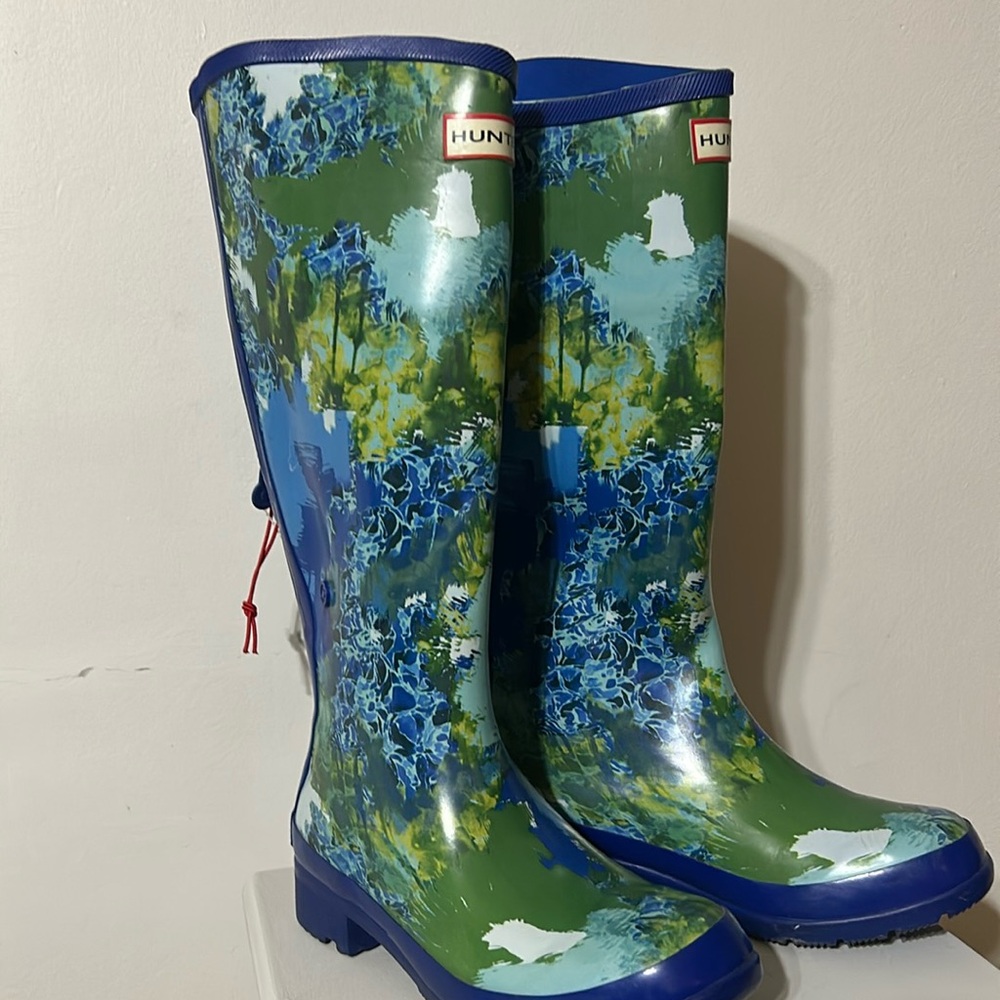 Brand New Unisex Blue Floral Hunter Boots size 6